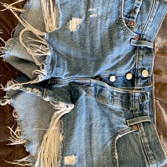 Levi’s shorts - Picture 2 of 3